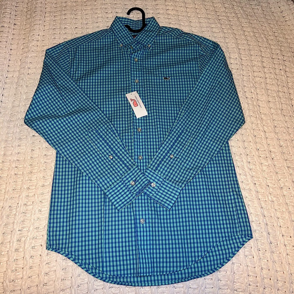 Brand: Vineyard Vines / Size: S / Business Casual Button Up Shirt